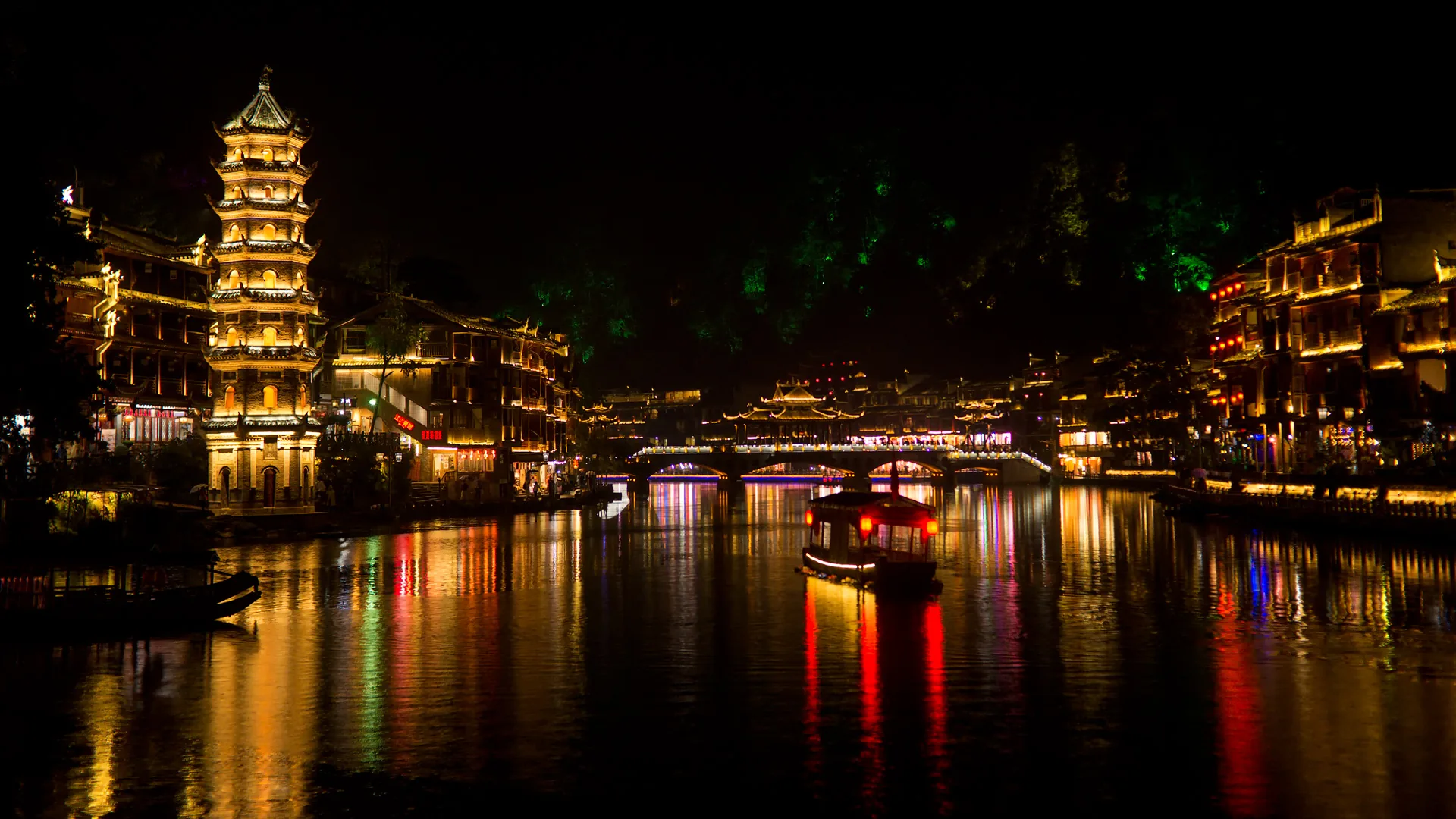 5-Day Zhangjiajie & Fenghuang Ancient Town Tour